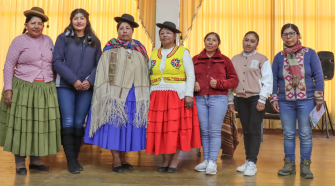 Factor económico limita participación de mujeres en política en Puno