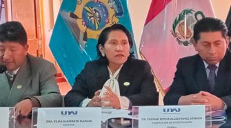 rectora de la Universidad Nacional de Juliaca