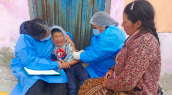 Más de 130 niños vacunados en primeros días de campaña