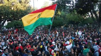 Bolivia inicia retorno a la normalidad
