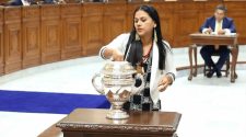 Un voto inesperado fractura el bloque