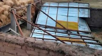Fuertes vientos afectan viviendas