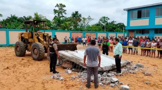 Escolar muere tras caer pared en colegio de Loreto