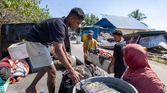 Terremoto de 7,7 en Indonesia