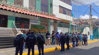 Trabajadores de Agro Rural protestan