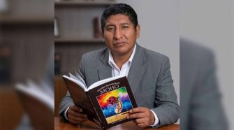 el escritor Fernando Chuquipionta