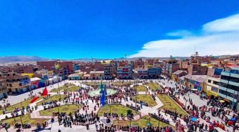 plaza cívica de la ciudad de Ilave